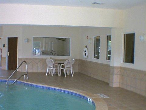 Hotel Magnuson Commerce