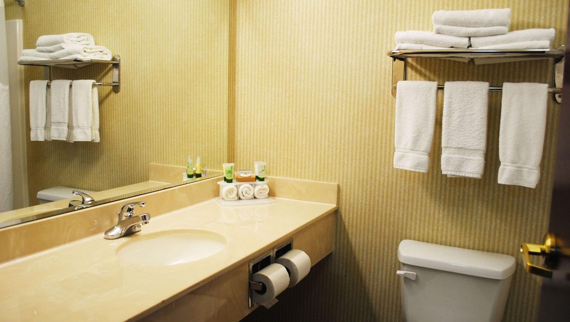 Magnuson Hotel 2*