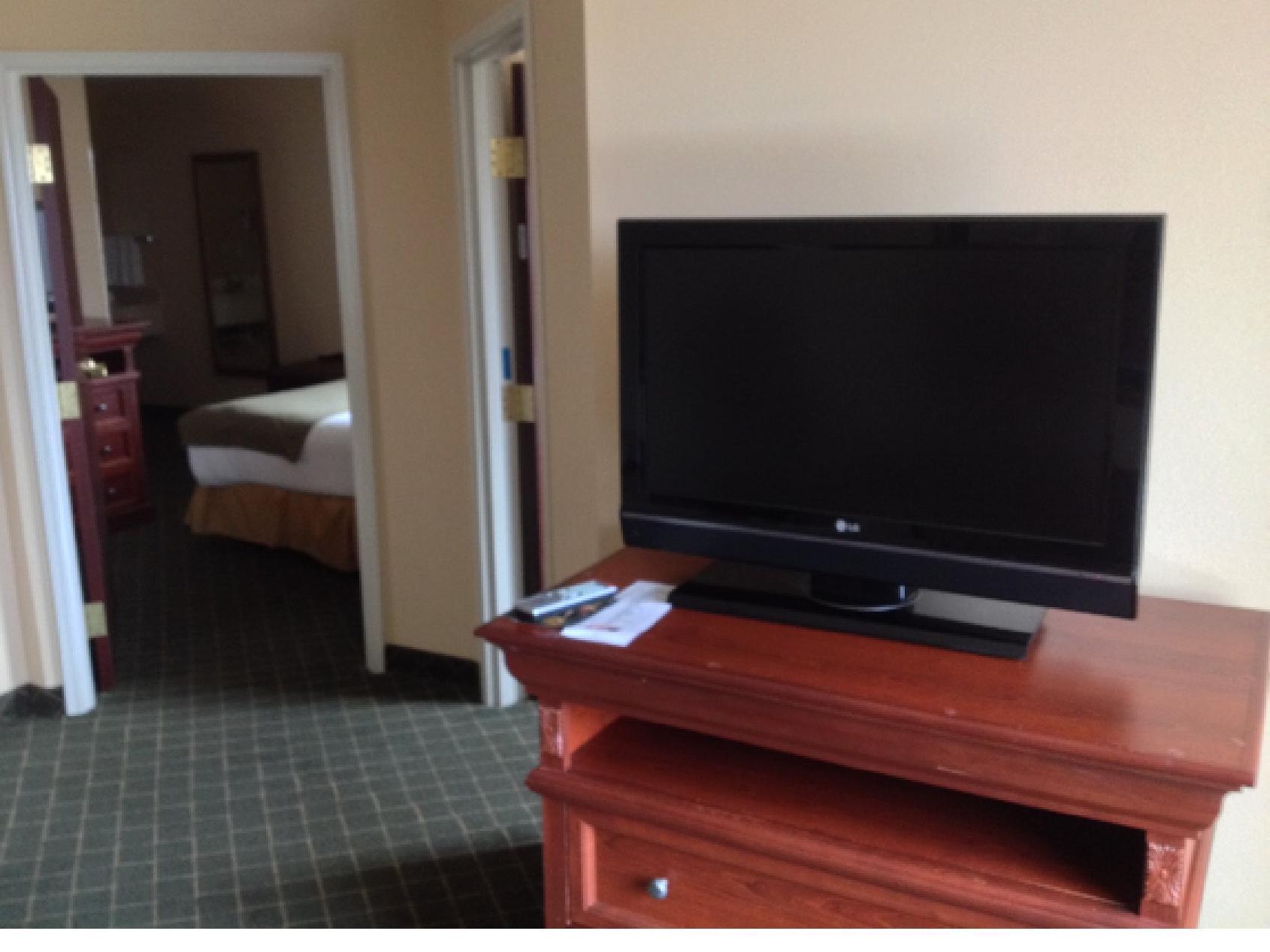 Hotel Magnuson Commerce